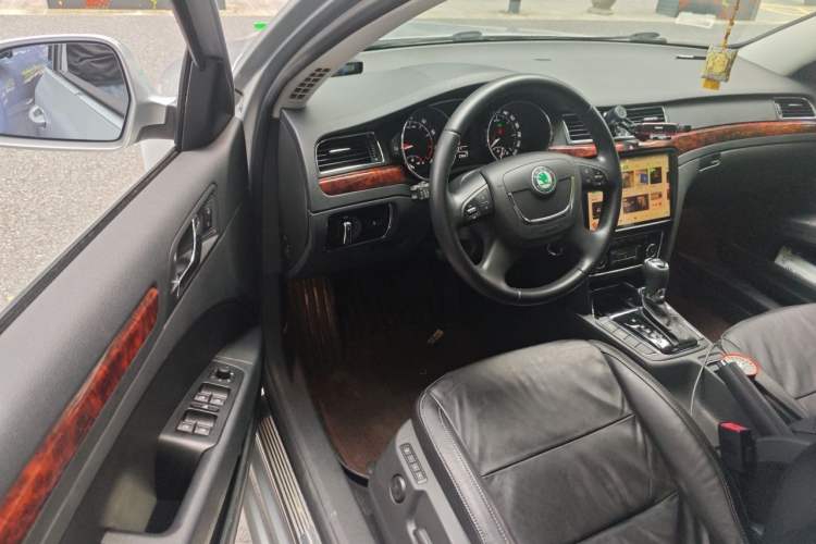 Used Skoda Superb 2013 Travel Edition 2.0 TSI Prestige Version Driver Seat