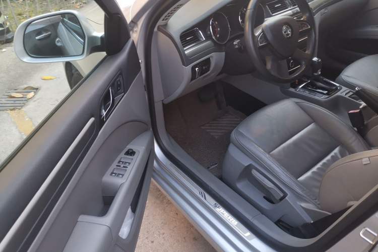 Used Skoda Superb 2013 1.4 TSI DSG Prestige Edition Driver Seat