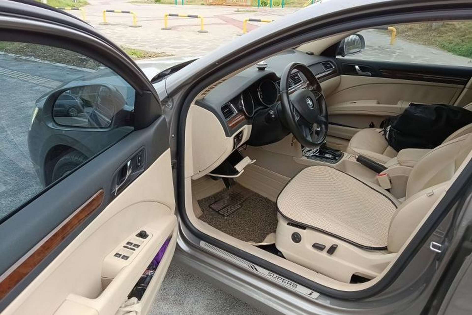 Used Skoda Superb 2013 1.8TSI Automatic Yashi Edition Driver Seat