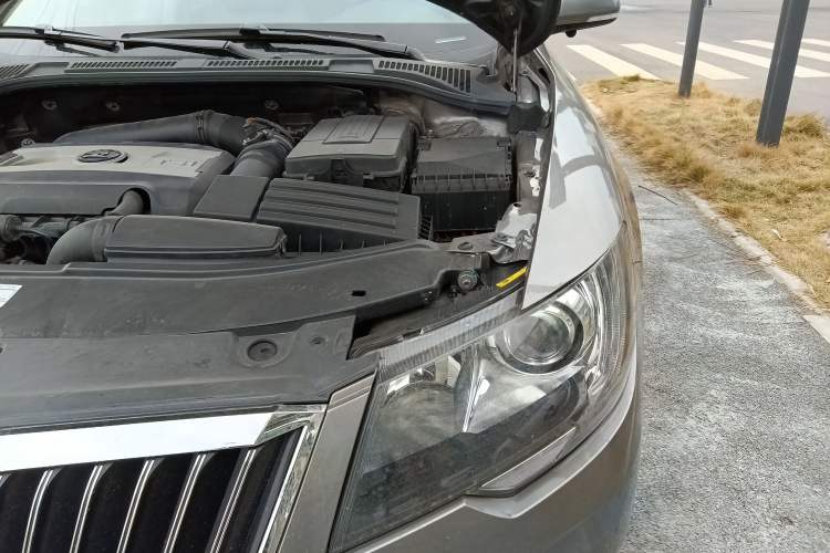 Used Skoda Superb 2013 1.8TSI Automatic Yashi Edition Engine Bay Left
