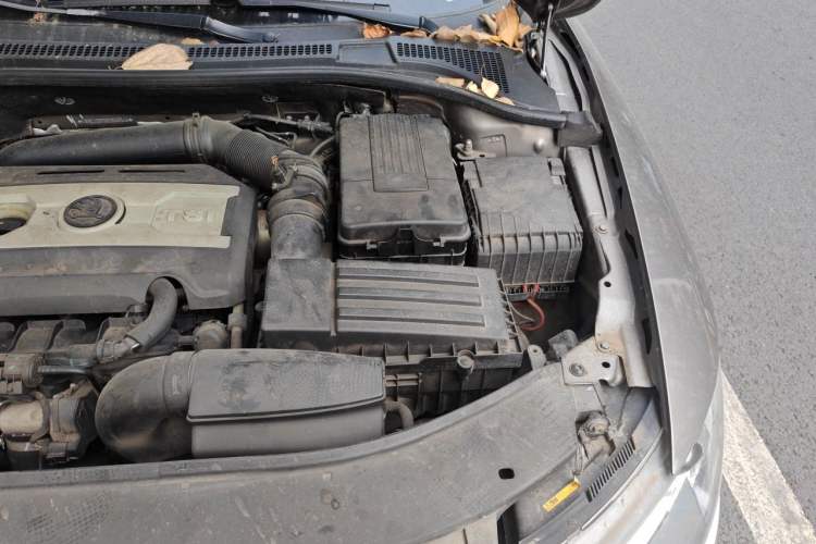 Used Skoda Superb 2013 1.8TSI Automatic MingShi Edition Engine Bay Left
