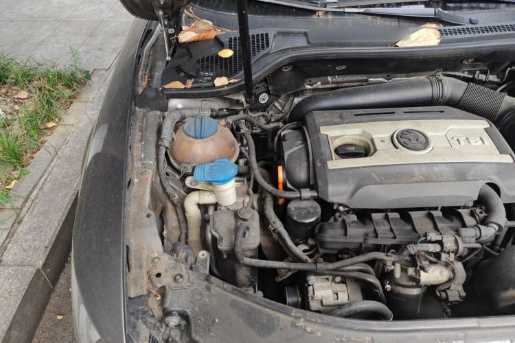 Used Skoda Superb 2013 1.8TSI Automatic MingShi Edition Engine Bay Right