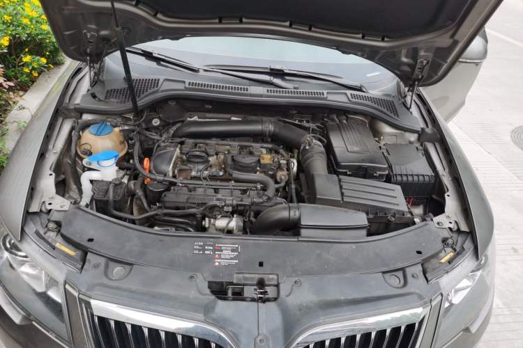 Used Skoda Superb 2013 1.8TSI Automatic MingShi Edition Engine Bay