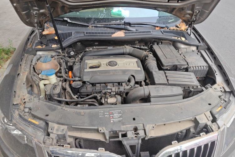 Used Skoda Superb 2013 1.8TSI Automatic MingShi Edition Engine Bay
