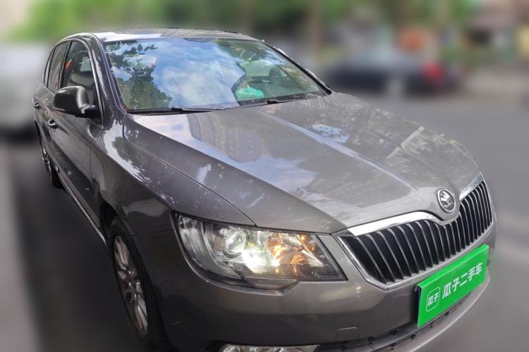 Used Skoda Superb 2013 1.8TSI Automatic MingShi Edition Front Right 45 Deg