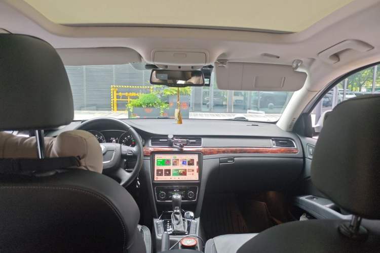 Used Skoda Superb 2013 Travel Edition 2.0 TSI Prestige Version Headliner