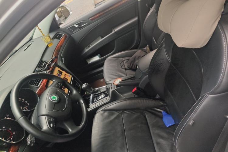 Used Skoda Superb 2013 Travel Edition 2.0 TSI Prestige Version Left Front Seat