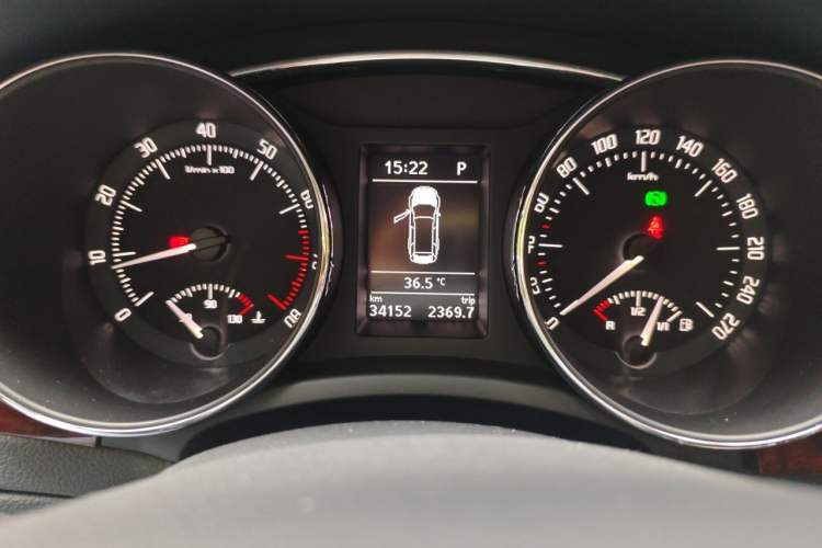 Used Skoda Superb 2013 Travel Edition 2.0 TSI Prestige Version Odometer Close Up