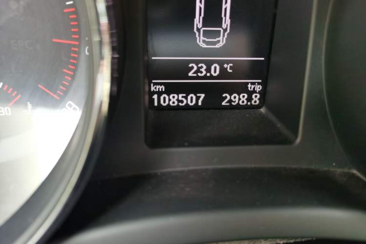 Used Skoda Superb 2013 1.8TSI Automatic MingShi Edition Odometer Close Up