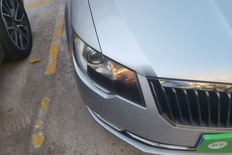 Used Skoda Superb 2013 1.4 TSI DSG Prestige Edition Right Front Headlight