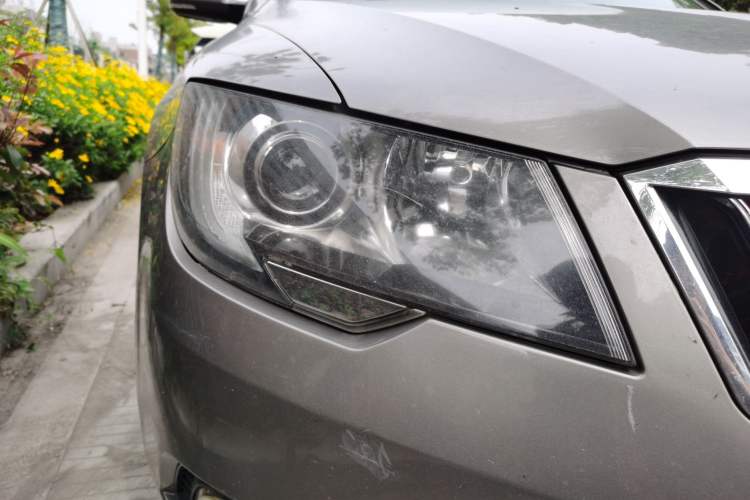 Used Skoda Superb 2013 1.8TSI Automatic MingShi Edition Right Front Headlight