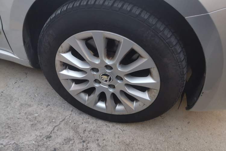 Used Skoda Superb 2013 1.4 TSI DSG Prestige Edition Right Front Wheel Hub