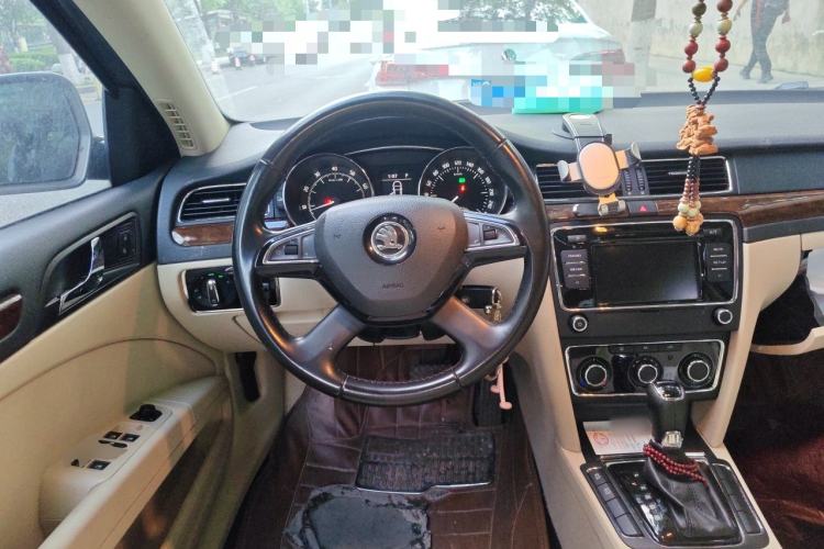 Used Skoda Superb 2013 1.8TSI Automatic MingShi Edition Steering Wheel