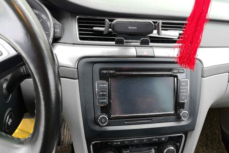 Used Skoda Superb 2013 2.0 TSI DSG Luxury Edition Audio And AC Panel