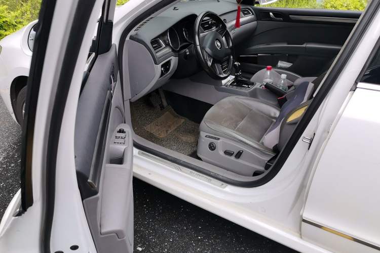 Used Skoda Superb 2013 2.0 TSI DSG Luxury Edition Driver Seat