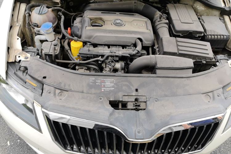 Used Skoda Superb 2013 2.0 TSI DSG Luxury Edition Engine Bay