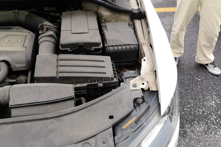 Used Skoda Superb 2013 2.0 TSI DSG Luxury Edition Engine Bay Left