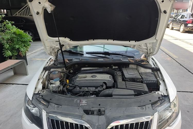 Used Skoda Superb 2013 1.8TSI Automatic Yashi Edition Engine Bay