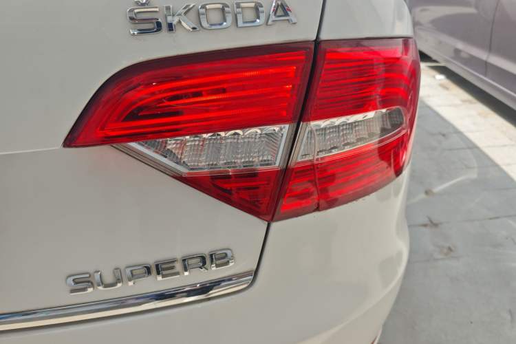 Used Skoda Superb 2013 1.8TSI Automatic Yashi Edition Exterior 3