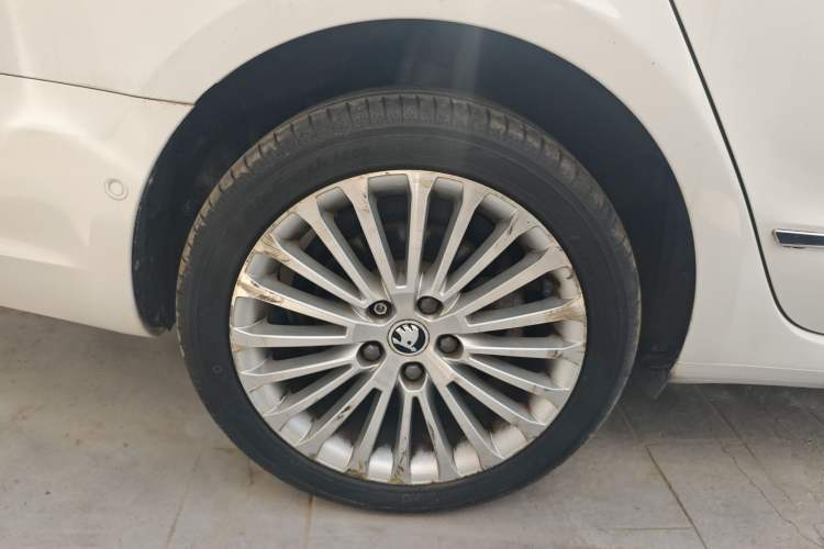 Used Skoda Superb 2013 1.8TSI Automatic Yashi Edition Exterior 5