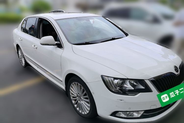 Used Skoda Superb 2013 2.0 TSI DSG Luxury Edition Front Right 45 Deg