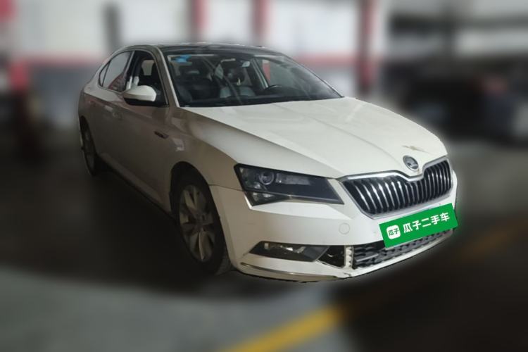 Used Skoda Superb 2013 1.4TSI DSG Sport Edition Front Right 45 Deg