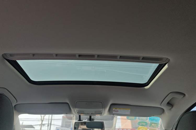 Used Skoda Superb 2013 1.8TSI Automatic Yashi Edition Headliner