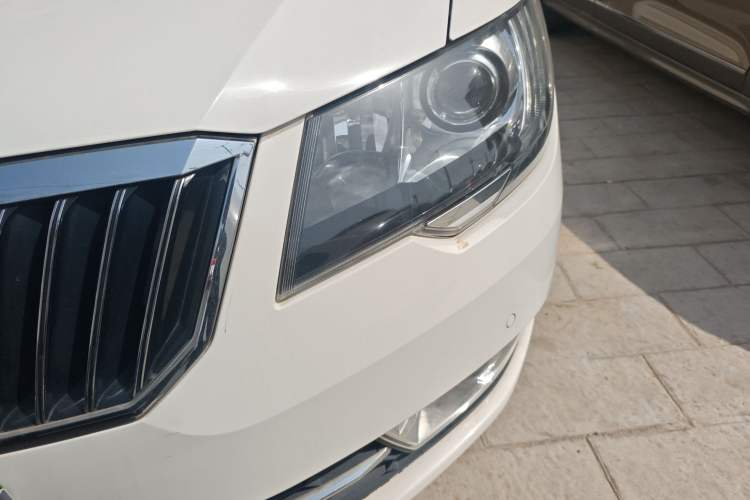 Used Skoda Superb 2013 1.8TSI Automatic Yashi Edition Left Front Headlight