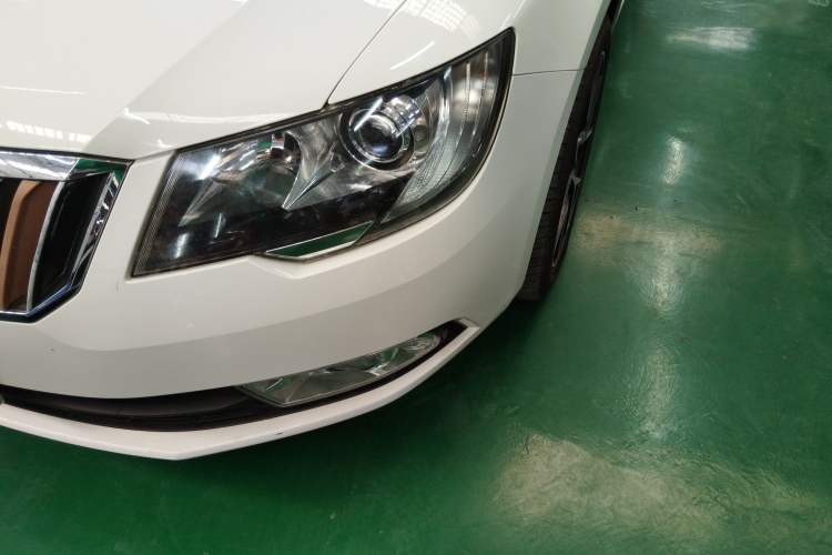 Used Skoda Superb 2013 1.4TSI DSG Sport Edition Left Front Headlight