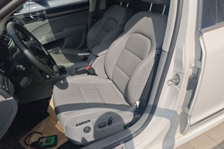 Used Skoda Superb 2013 1.8TSI Automatic Yashi Edition Left Front Seat