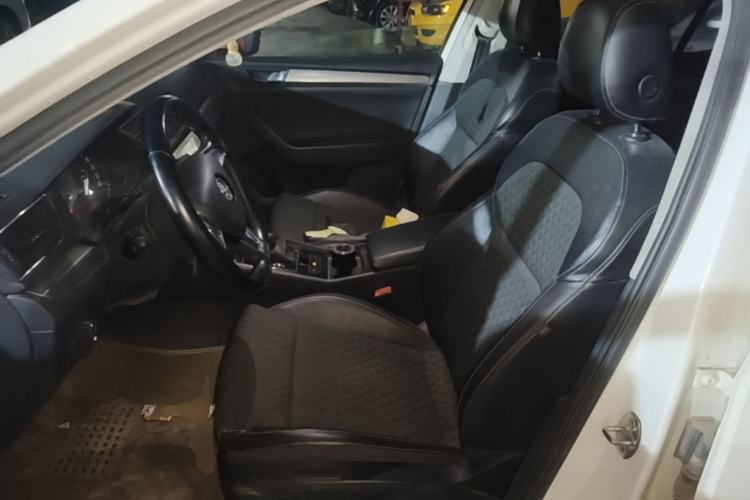 Used Skoda Superb 2013 1.4TSI DSG Sport Edition Left Front Seat