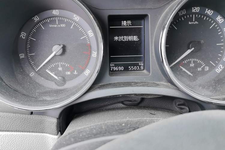 Used Skoda Superb 2013 2.0 TSI DSG Luxury Edition Odometer Close Up