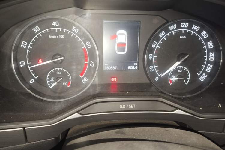 Used Skoda Superb 2013 1.4TSI DSG Sport Edition Odometer Close Up