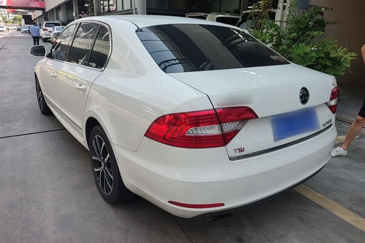 Used Skoda Superb 2013 1.8TSI Automatic Yashi Edition Rear Left 45 Deg