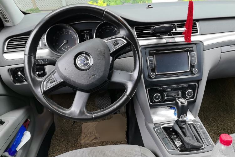 Used Skoda Superb 2013 2.0 TSI DSG Luxury Edition Steering Wheel