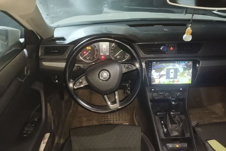 Used Skoda Superb 2013 1.4TSI DSG Sport Edition Steering Wheel