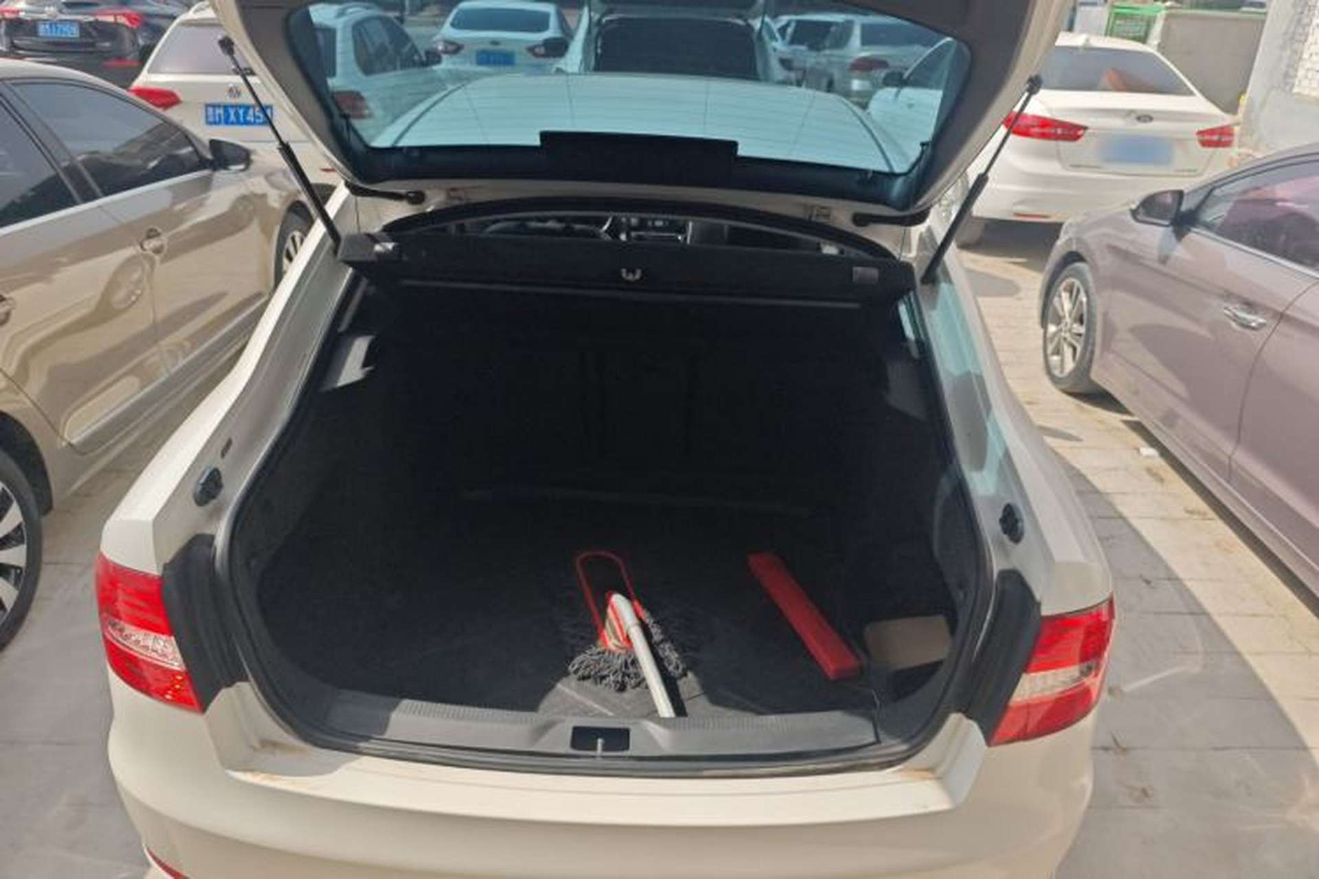 Used Skoda Superb 2013 1.8TSI Automatic Yashi Edition Trunk