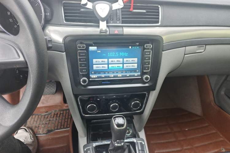 Used Skoda Superb 2013 1.4TSI DSG Sport Edition Audio And AC Panel