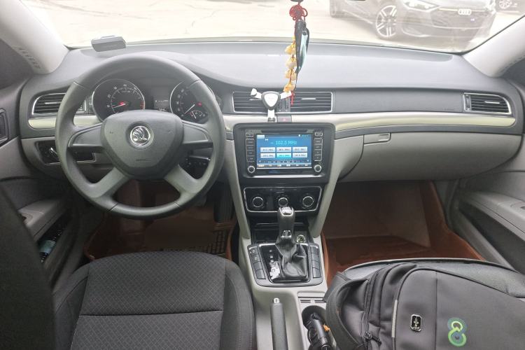 Used Skoda Superb 2013 1.4TSI DSG Sport Edition Center Console