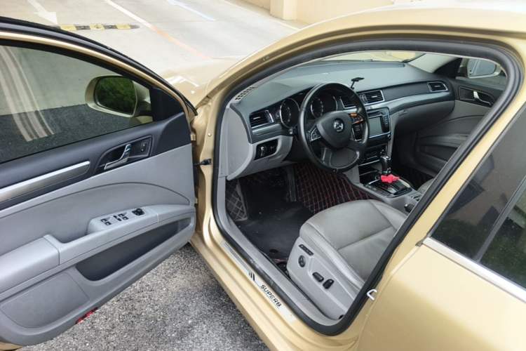 Used Skoda Superb 2013 1.8TSI Automatic Yashi Edition Driver Seat