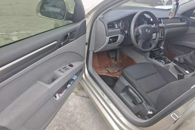 Used Skoda Superb 2013 1.4TSI DSG Sport Edition Driver Seat