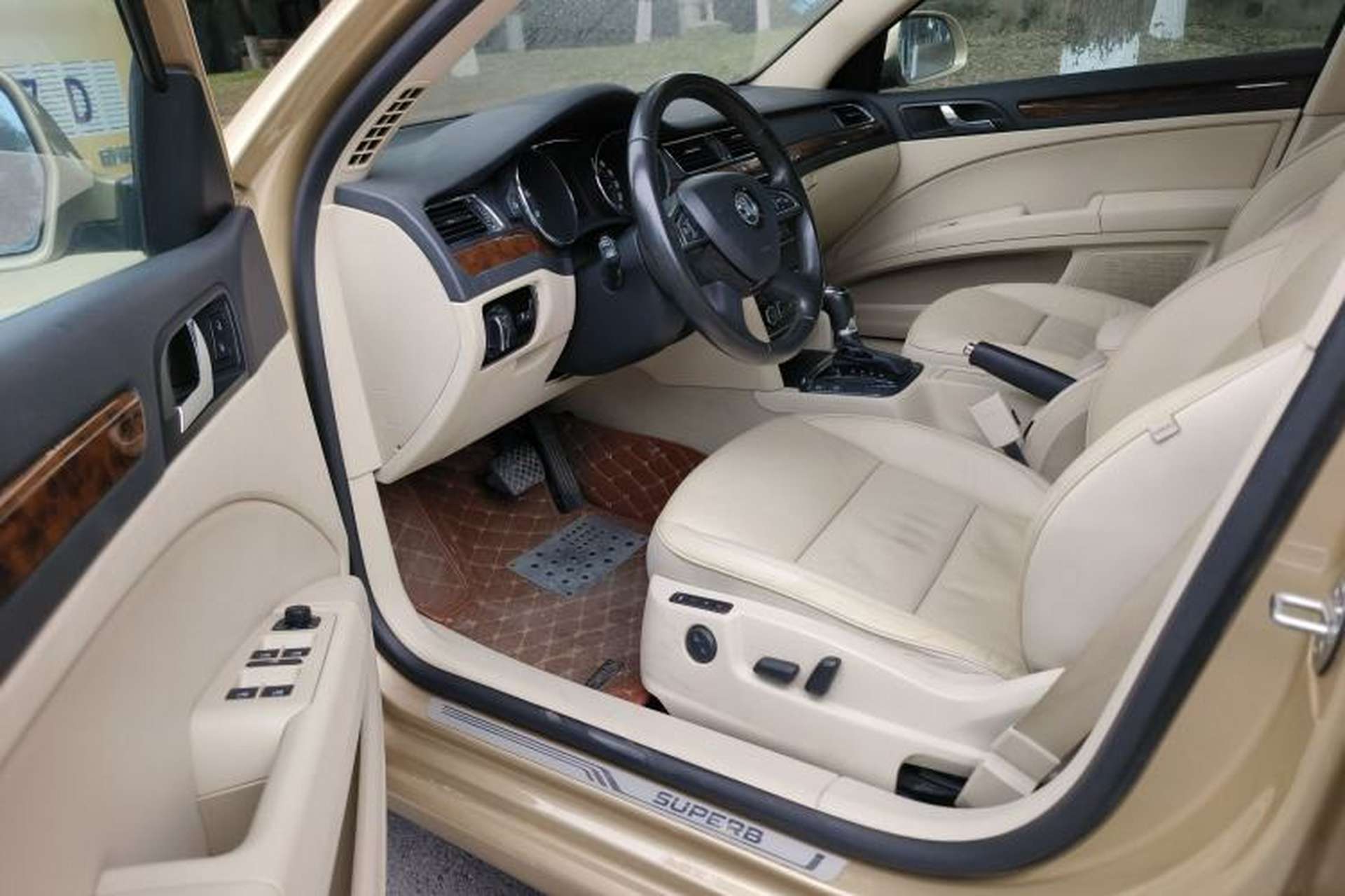 Used Skoda Superb 2013 1.8TSI Automatic Yashi Edition Driver Seat