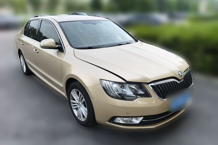 Used Skoda Superb 2013 1.8TSI Automatic Yashi Edition Front Right 45 Deg
