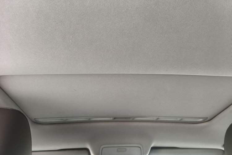 Used Skoda Superb 2013 1.8TSI Automatic Yashi Edition Headliner