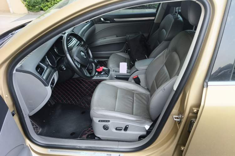 Used Skoda Superb 2013 1.8TSI Automatic Yashi Edition Left Front Seat