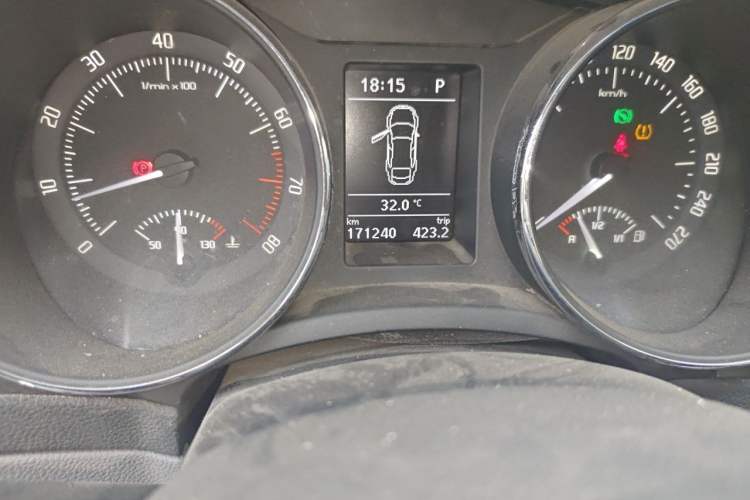 Used Skoda Superb 2013 1.8TSI Automatic MingShi Edition Odometer Close Up