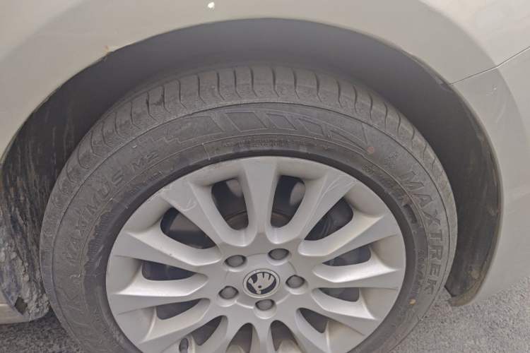 Used Skoda Superb 2013 1.8TSI Automatic MingShi Edition Right Front Wheel Hub