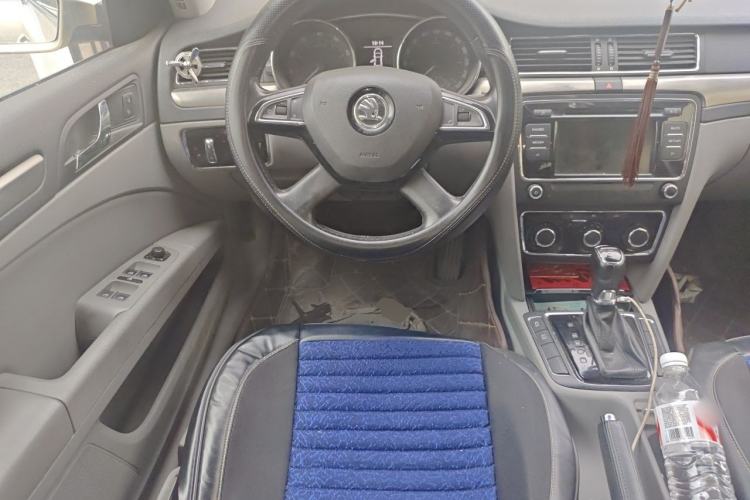 Used Skoda Superb 2013 1.8TSI Automatic MingShi Edition Steering Wheel