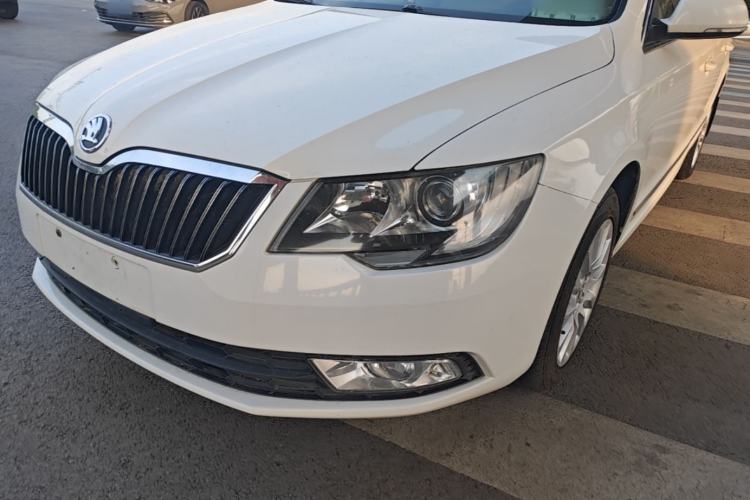 Used Skoda Superb 2015 1.8TSI Manual Shen Shi Edition Left Front Headlight