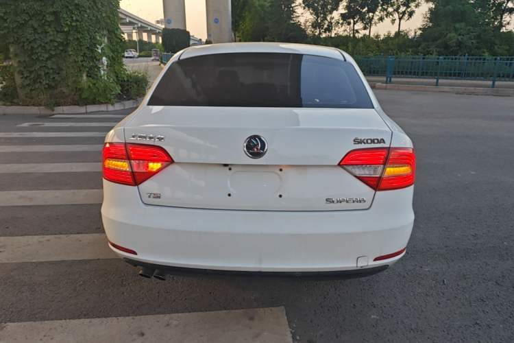 Used Skoda Superb 2015 1.8TSI Manual Shen Shi Edition Rear